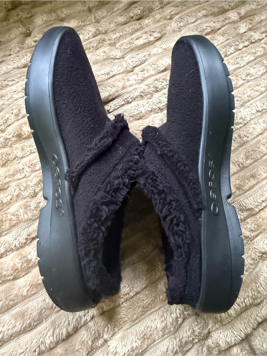 OOFOS Shoes - OOFOS OOCoozie Women's Black Sherpa Mules Shoes Slippers, Size 9